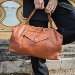 Grand sac en cuir a bandouliere LARA